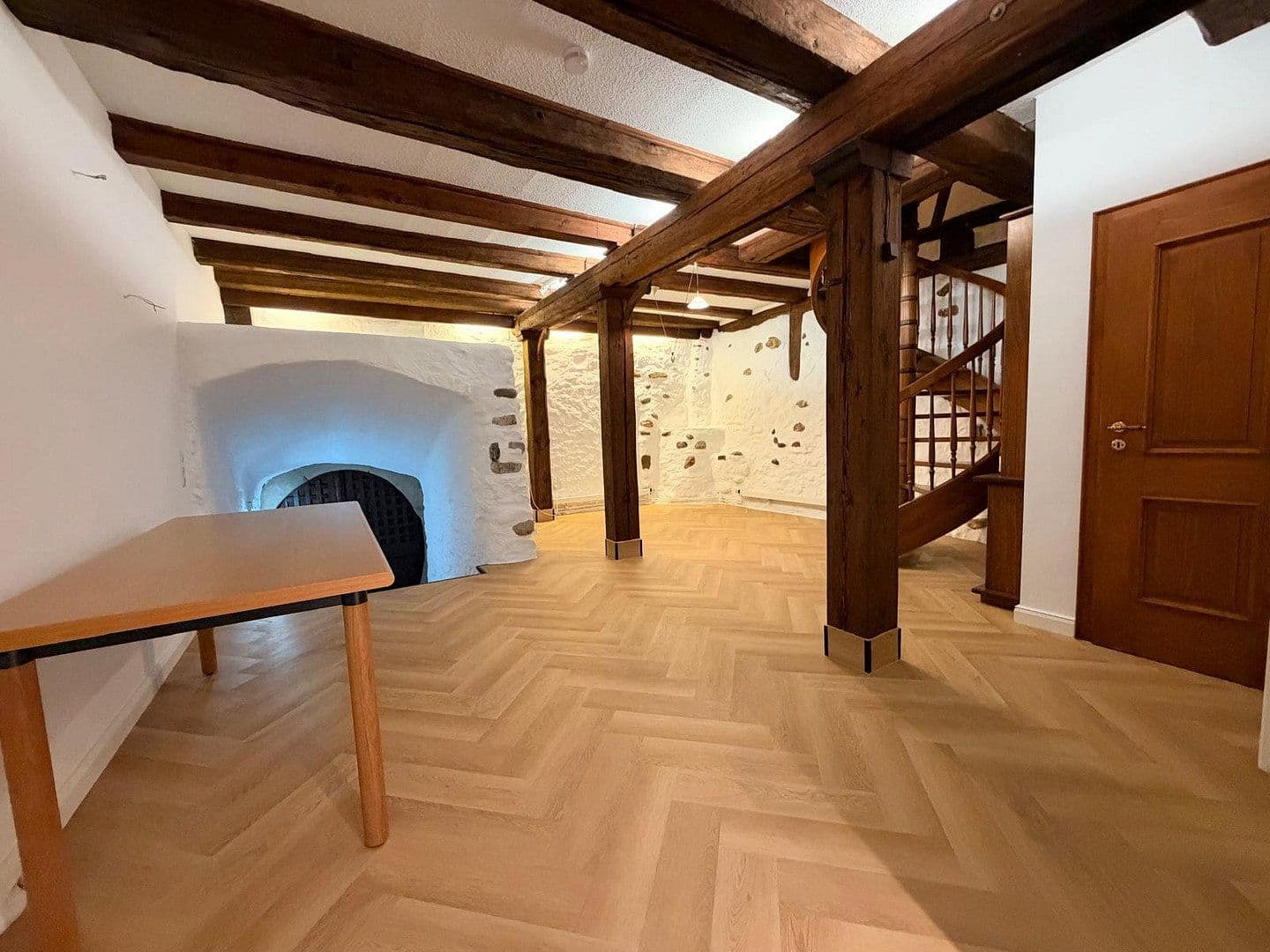 Pronájem bytu 4+1 153 m², Winzergasse 22, Meersburg, Bádensko-Württembersko Pronájem bytu 4+1 153 m², Winzergasse 22, Meersburg, Bádensko-Württembersko