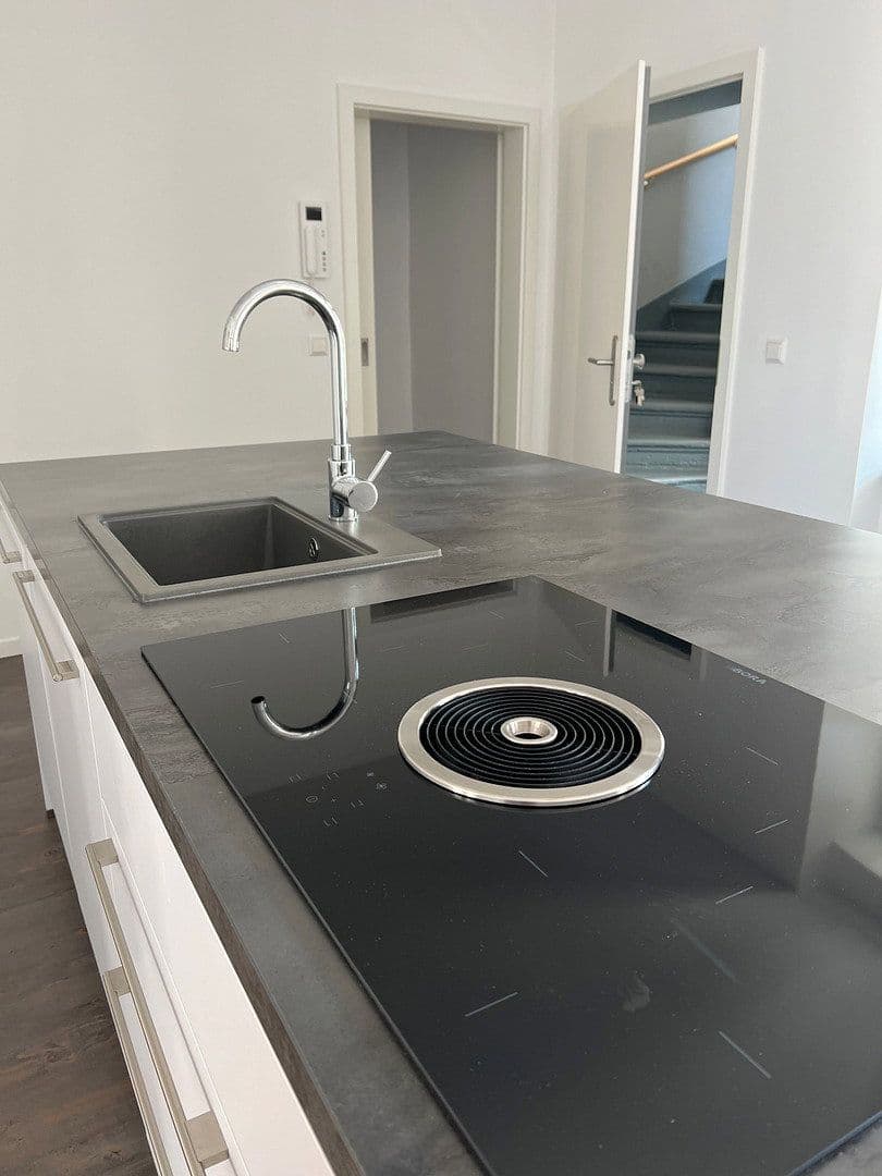 Pronájem bytu 2+kk 95 m², Innere Plauensche Str.21, Cvikov, Sasko Pronájem bytu 2+kk 95 m², Innere Plauensche Str.21, Cvikov, Sasko