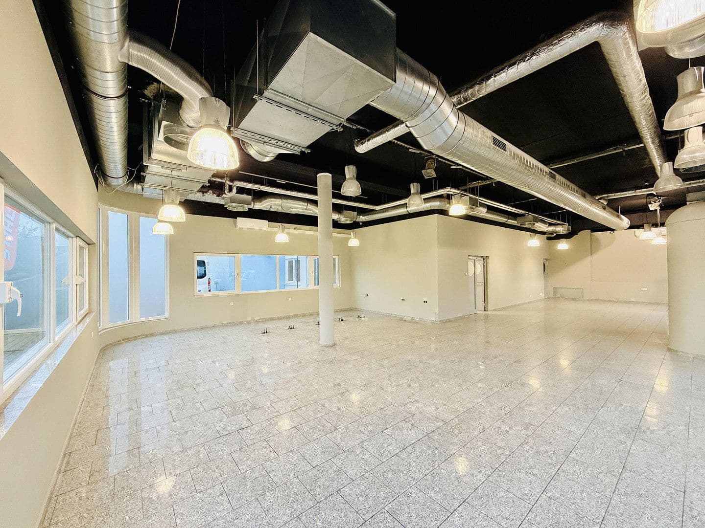 Pronájem nebytového prostoru 230 m², Draisstraße 1, Karlsbad, Bádensko-Württembersko Pronájem nebytového prostoru 230 m², Draisstraße 1, Karlsbad, Bádensko-Württembersko