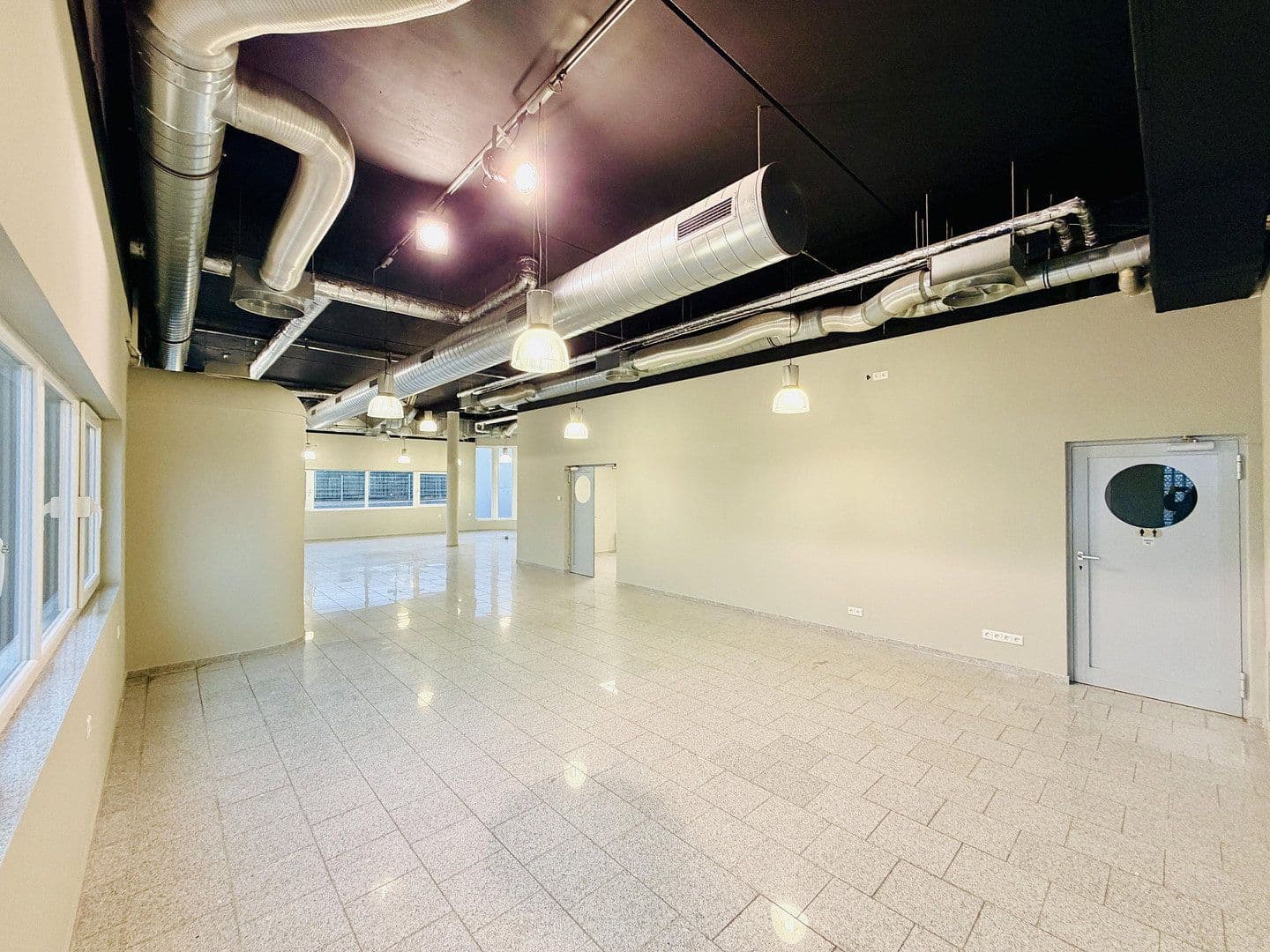 Pronájem nebytového prostoru 230 m², Draisstraße 1, Karlsbad, Bádensko-Württembersko Pronájem nebytového prostoru 230 m², Draisstraße 1, Karlsbad, Bádensko-Württembersko