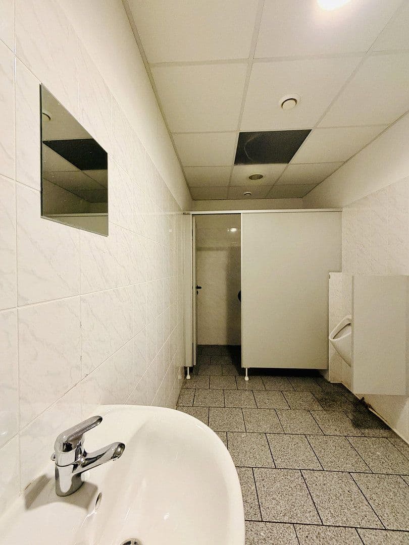Pronájem nebytového prostoru 230 m², Draisstraße 1, Karlsbad, Bádensko-Württembersko Pronájem nebytového prostoru 230 m², Draisstraße 1, Karlsbad, Bádensko-Württembersko