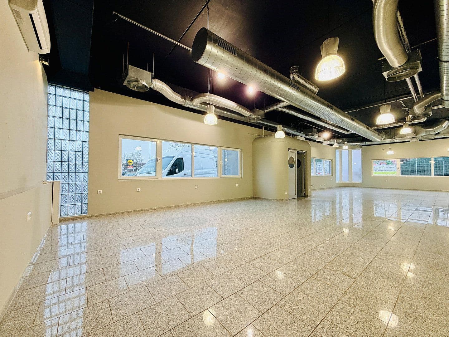 Pronájem nebytového prostoru 230 m², Draisstraße 1, Karlsbad, Bádensko-Württembersko Pronájem nebytového prostoru 230 m², Draisstraße 1, Karlsbad, Bádensko-Württembersko