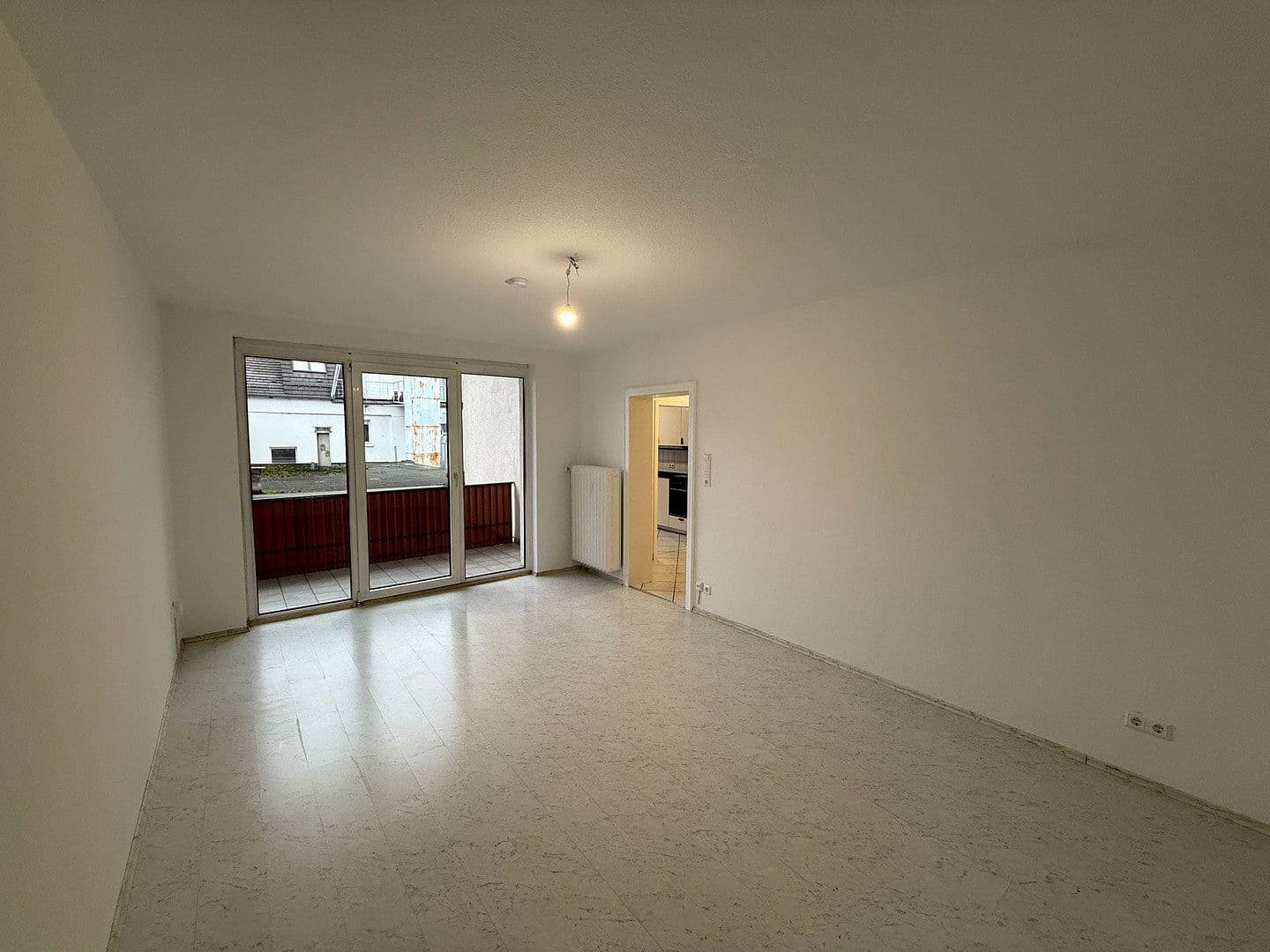 Pronájem bytu 1+1 40 m², Mannheim, Bádensko-Württembersko Pronájem bytu 1+1 40 m², Mannheim, Bádensko-Württembersko