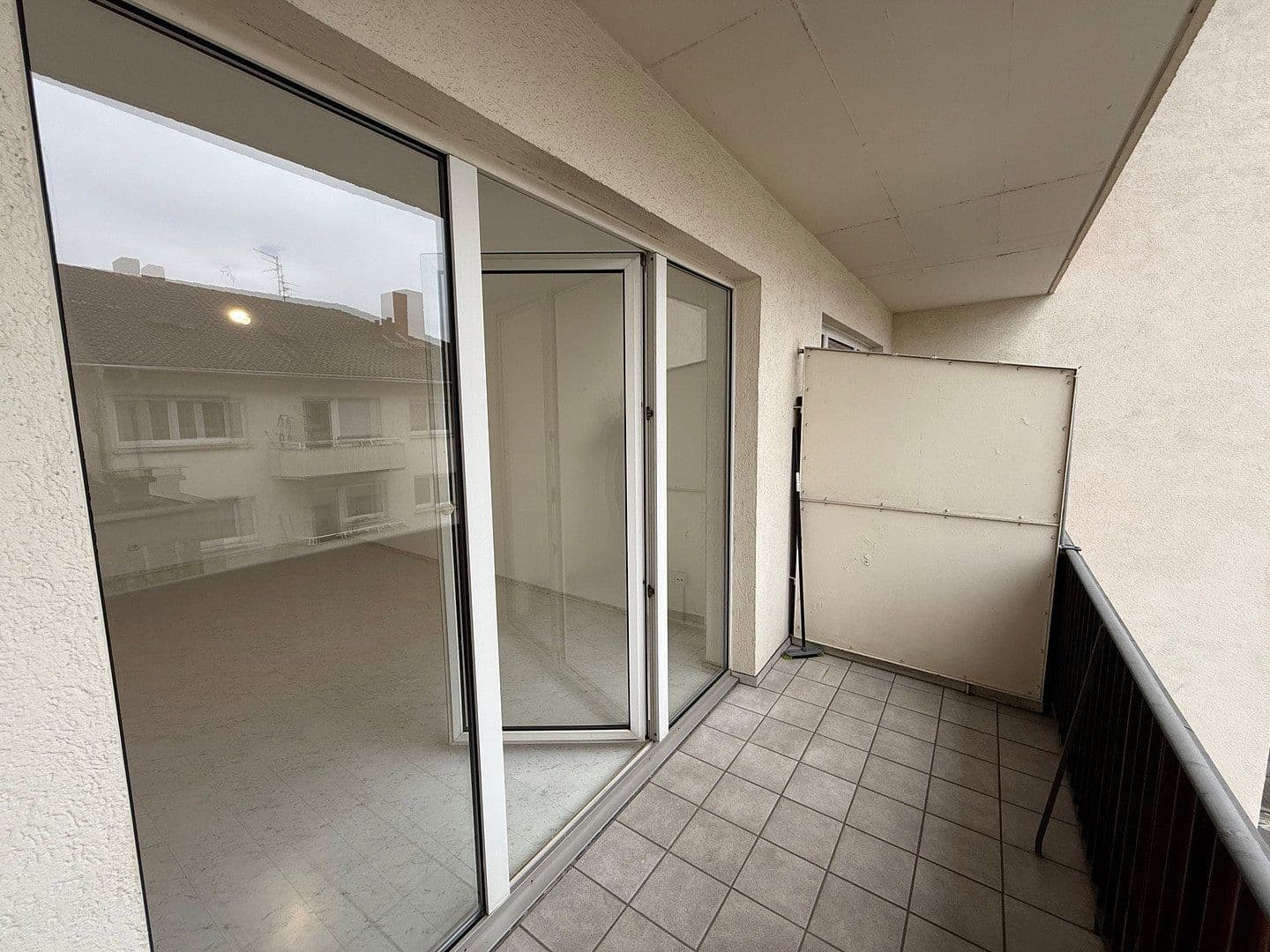 Pronájem bytu 1+1 40 m², Mannheim, Bádensko-Württembersko Pronájem bytu 1+1 40 m², Mannheim, Bádensko-Württembersko