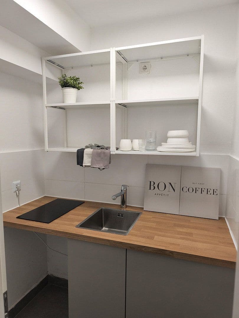 Pronájem bytu 1+kk 35 m², Arnulfstraße, Köln, Severní Porýní-Vestfálsko Pronájem bytu 1+kk 35 m², Arnulfstraße, Köln, Severní Porýní-Vestfálsko