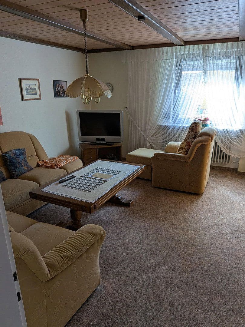 Prodej domu 146 m², pozemek 660 m², Egerer Straße 51, Valdsasy, Bavorsko Prodej domu 146 m², pozemek 660 m², Egerer Straße 51, Valdsasy, Bavorsko