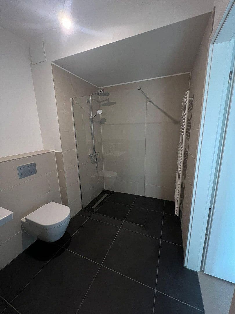 Pronájem bytu 4+1 102 m², Wendenschloßstr. 332b, Berlin, Berlín Pronájem bytu 4+1 102 m², Wendenschloßstr. 332b, Berlin, Berlín