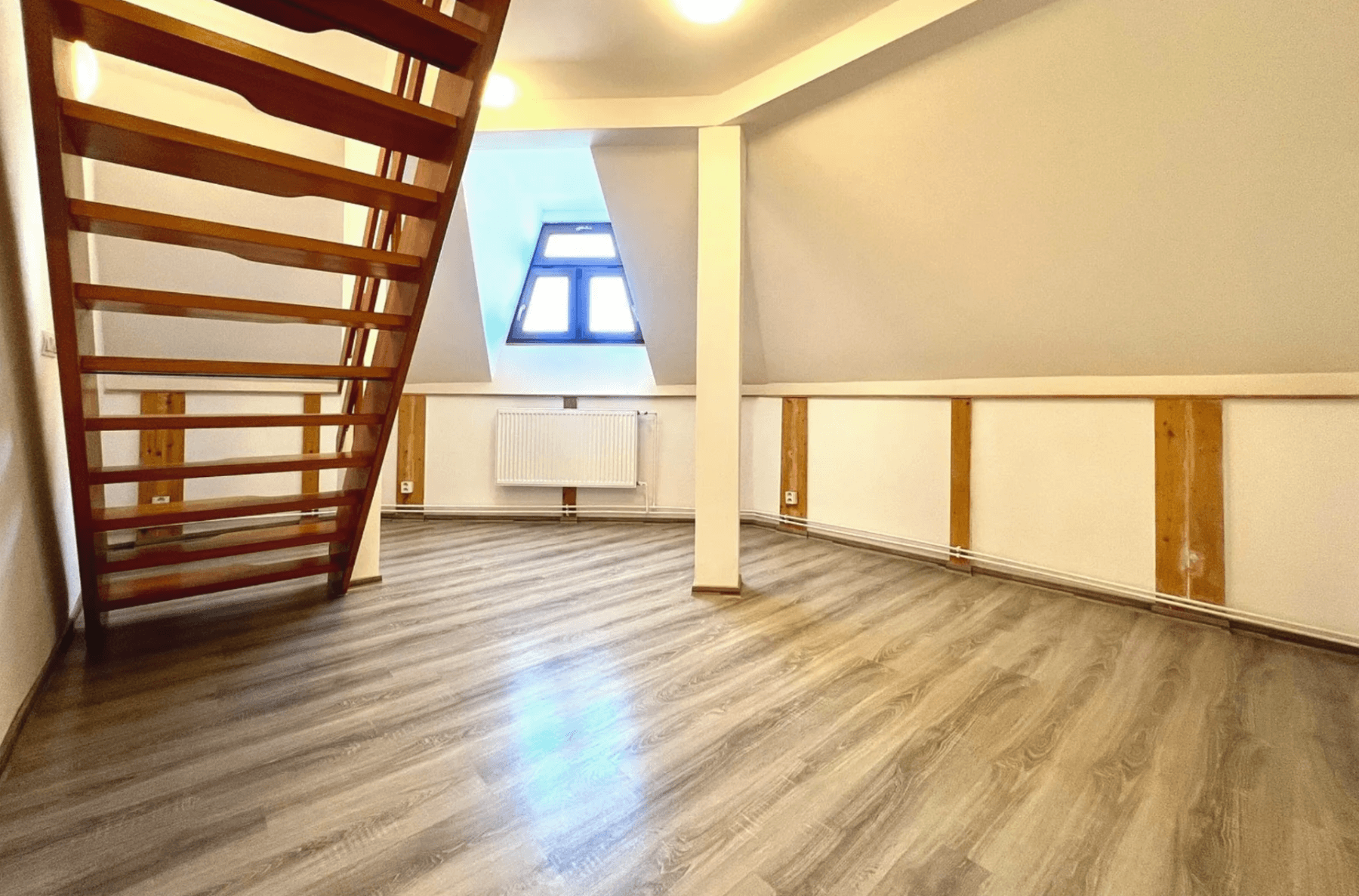 Pronájem bytu 2+1 66 m², Rejskova, Olomouc, Olomoucký kraj Pronájem bytu 2+1 66 m², Rejskova, Olomouc, Olomoucký kraj