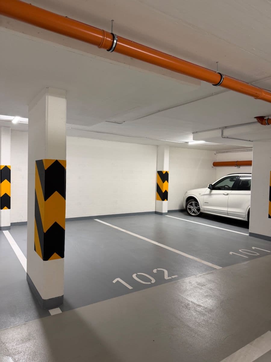 Pronájem garáže 14 m², Za Pískovnou, Praha, Praha Pronájem garáže 14 m², Za Pískovnou, Praha, Praha