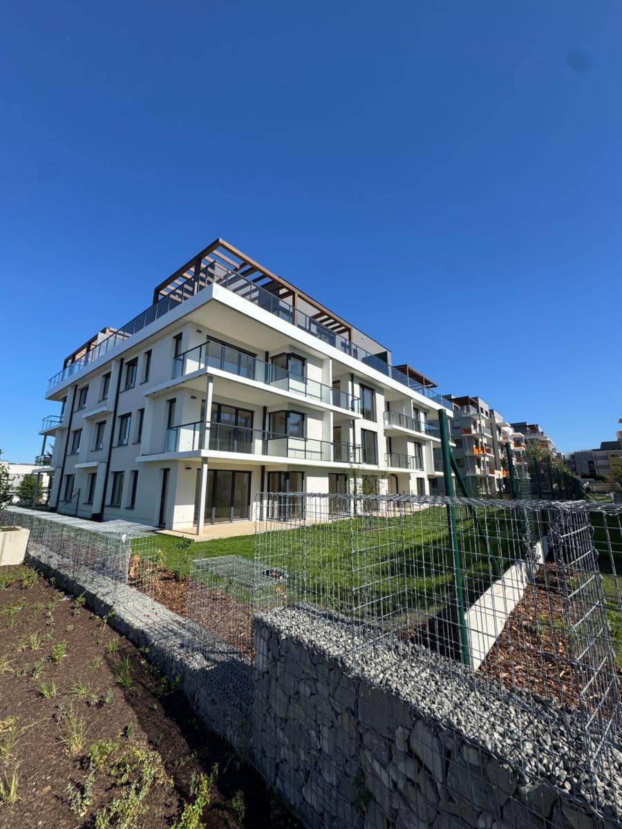 Pronájem garáže 14 m², Za Pískovnou, Praha, Praha Pronájem garáže 14 m², Za Pískovnou, Praha, Praha