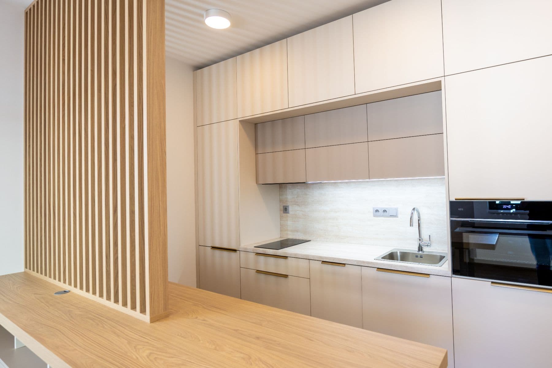 Pronájem bytu 1+kk 28 m², Na Vrchu, Praha, Praha Pronájem bytu 1+kk 28 m², Na Vrchu, Praha, Praha