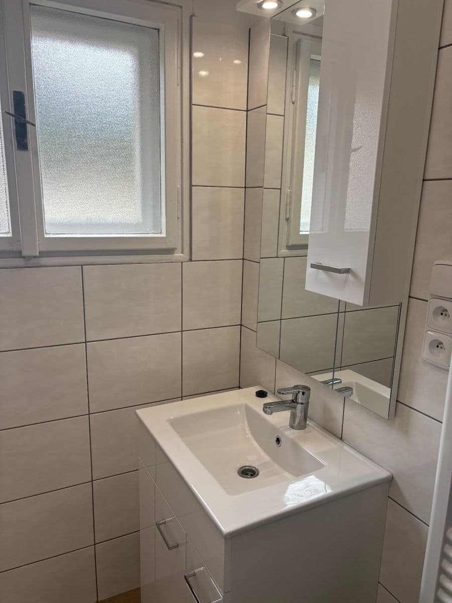 Pronájem bytu 2+1 78 m², Nádražní, Pelhřimov, Kraj Vysočina Pronájem bytu 2+1 78 m², Nádražní, Pelhřimov, Kraj Vysočina