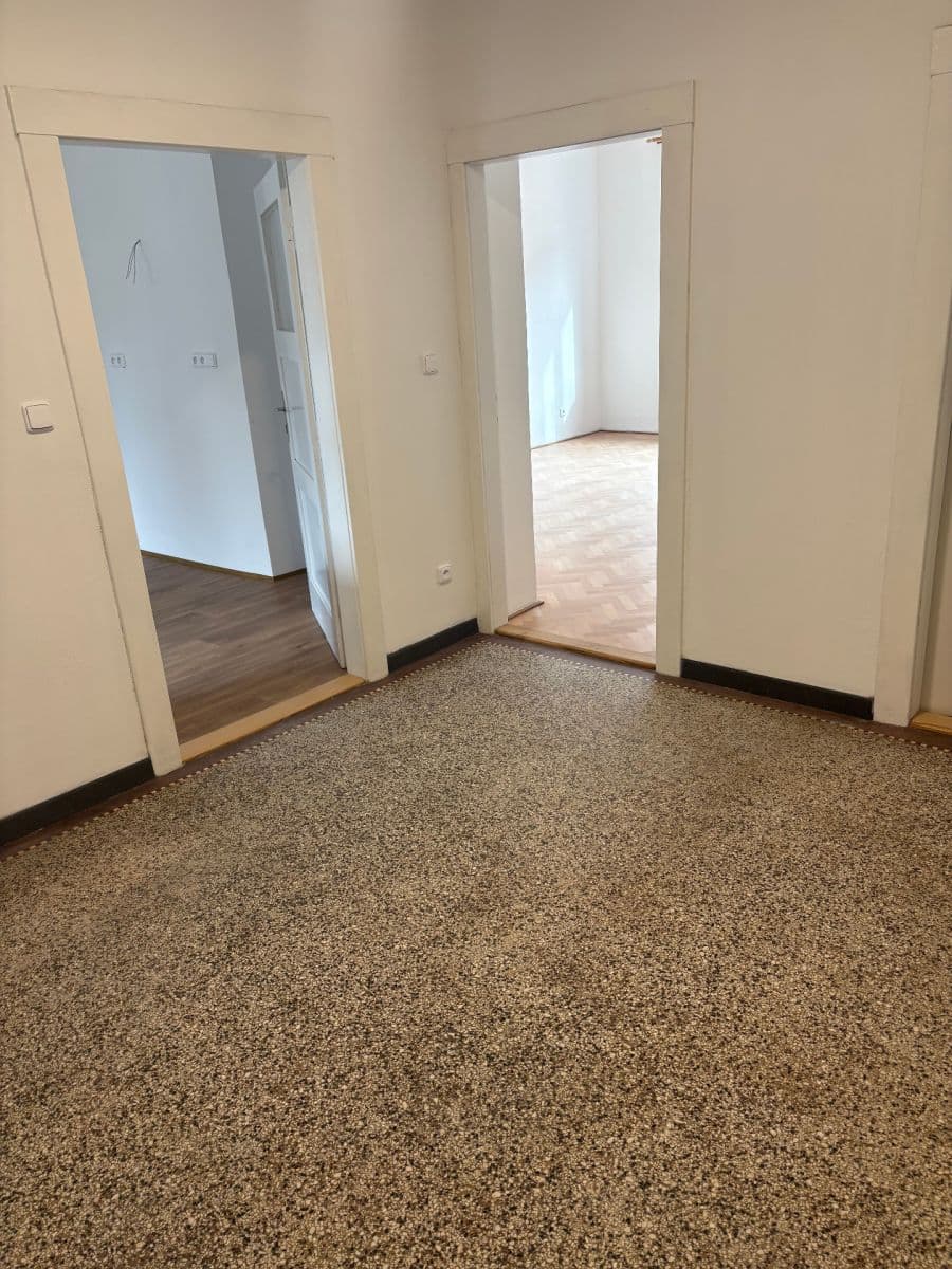 Pronájem bytu 2+1 78 m², Nádražní, Pelhřimov, Kraj Vysočina Pronájem bytu 2+1 78 m², Nádražní, Pelhřimov, Kraj Vysočina