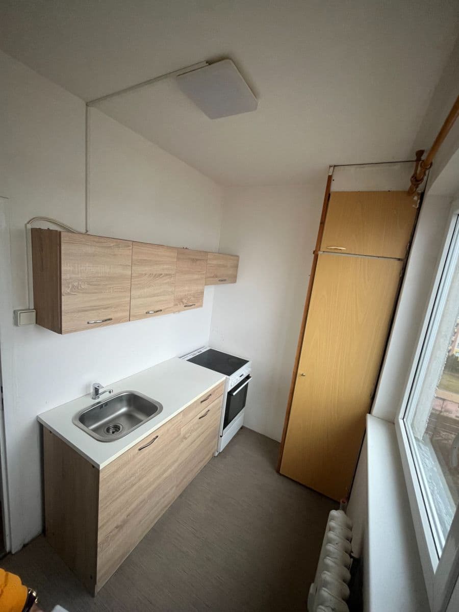 Prodej bytu 1+kk 34 m², Šrámkova, Ústí nad Labem, Ústecký kraj Prodej bytu 1+kk 34 m², Šrámkova, Ústí nad Labem, Ústecký kraj