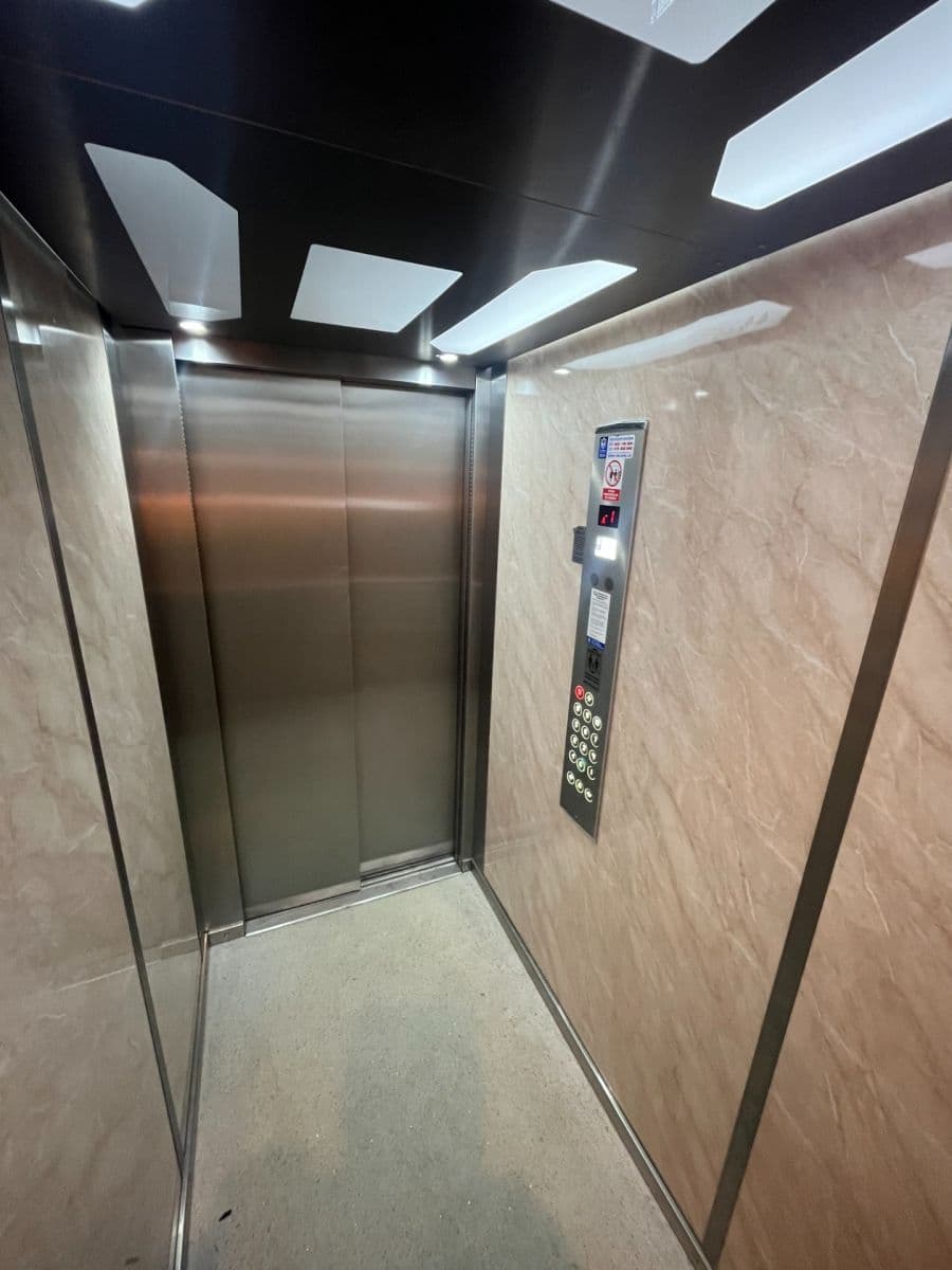 Prodej bytu 1+kk 34 m², Šrámkova, Ústí nad Labem, Ústecký kraj Prodej bytu 1+kk 34 m², Šrámkova, Ústí nad Labem, Ústecký kraj