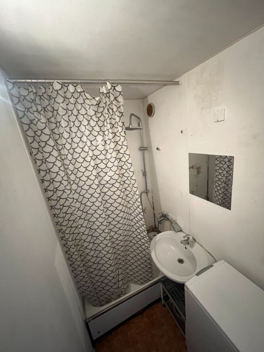 Prodej bytu 1+kk 34 m², Šrámkova, Ústí nad Labem, Ústecký kraj Prodej bytu 1+kk 34 m², Šrámkova, Ústí nad Labem, Ústecký kraj