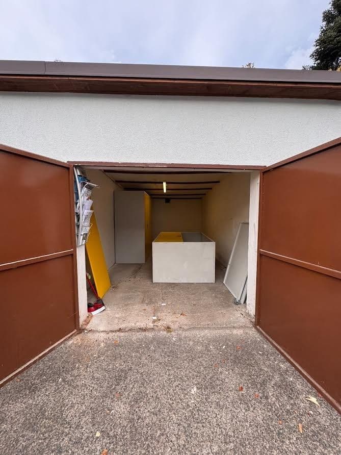 Pronájem garáže 12 m², Na Bateriích, Praha, Praha Pronájem garáže 12 m², Na Bateriích, Praha, Praha