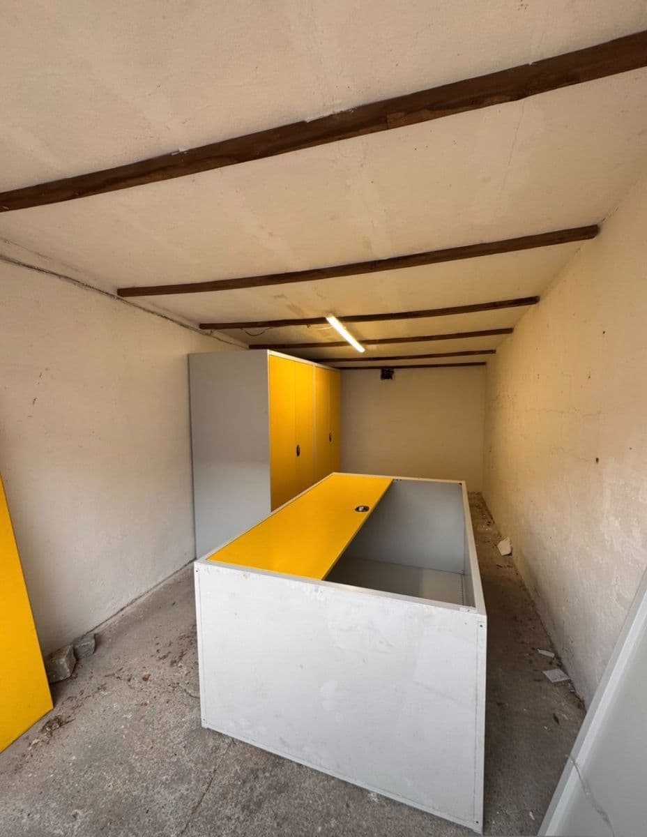 Pronájem garáže 12 m², Na Bateriích, Praha, Praha Pronájem garáže 12 m², Na Bateriích, Praha, Praha