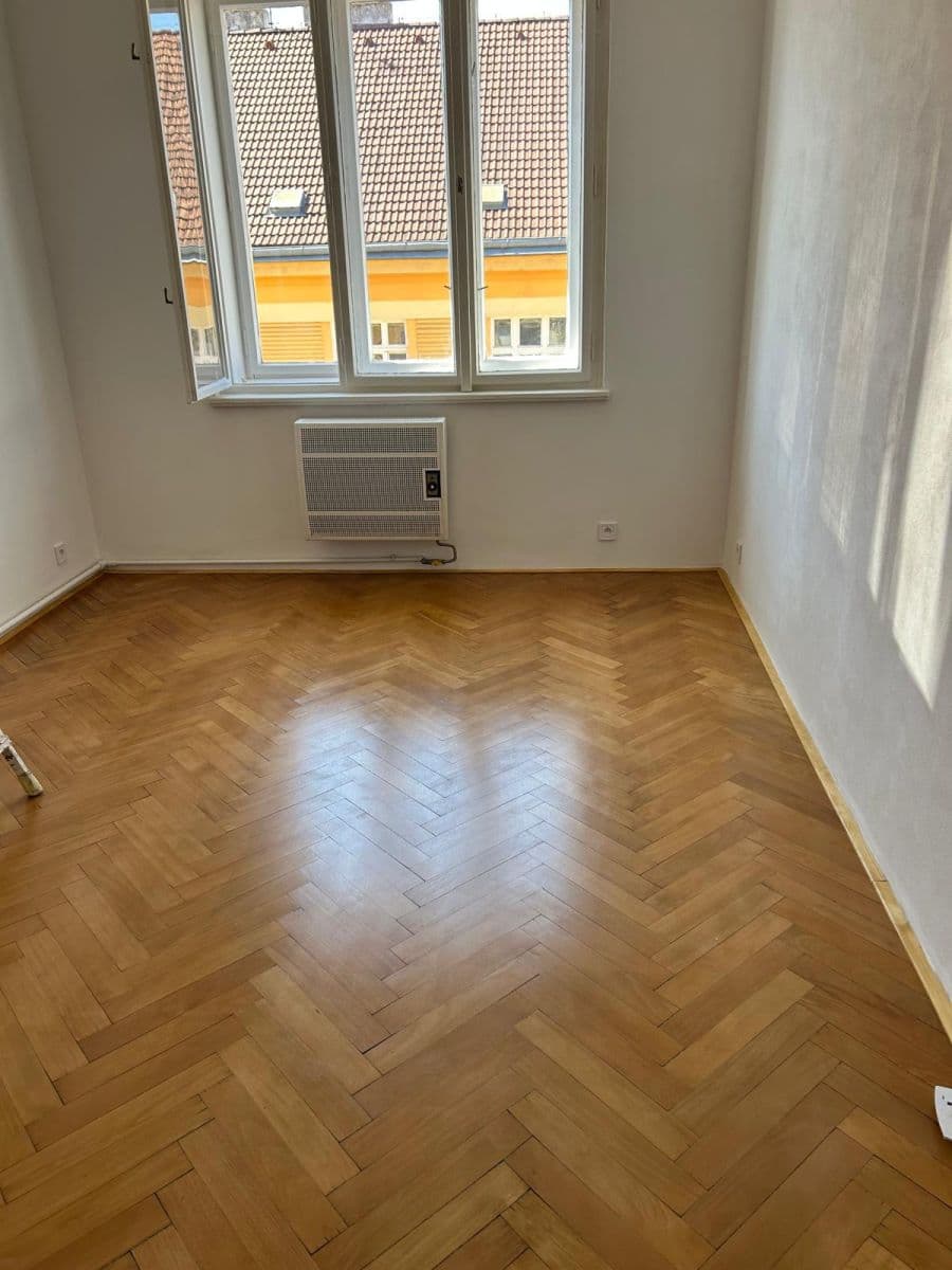 Pronájem bytu 1+kk 22 m², Žitomírská, Praha, Praha Pronájem bytu 1+kk 22 m², Žitomírská, Praha, Praha