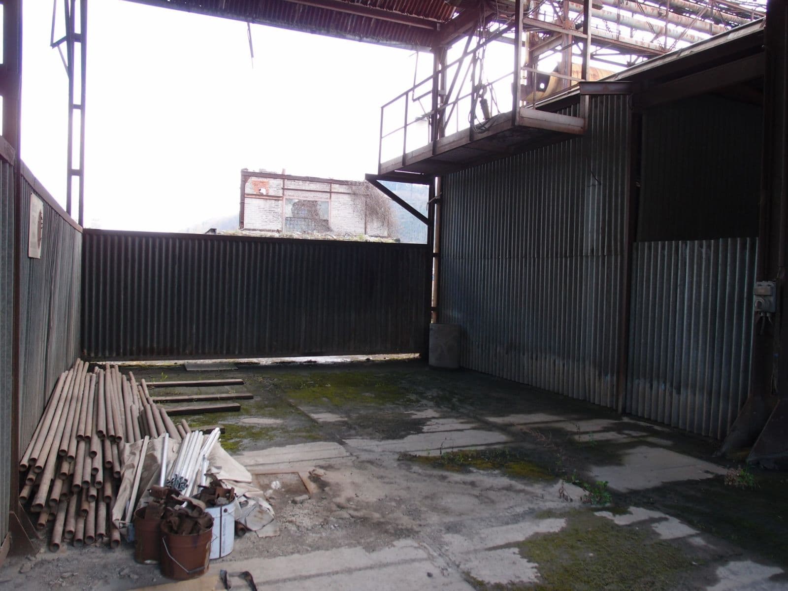 Prodej nebytového prostoru 1.179 m², Tovární, Králův Dvůr, Středočeský kraj Prodej nebytového prostoru 1.179 m², Tovární, Králův Dvůr, Středočeský kraj