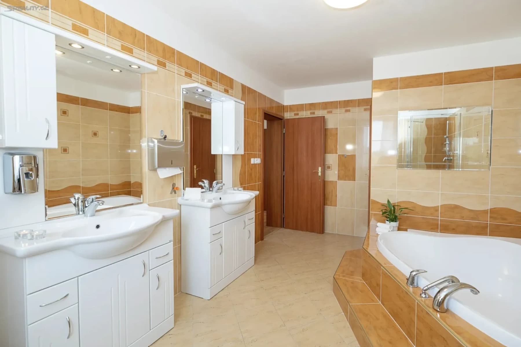 Prodej domu 380 m², pozemek 1.111 m², V Uličkách, Praha, Praha Prodej domu 380 m², pozemek 1.111 m², V Uličkách, Praha, Praha