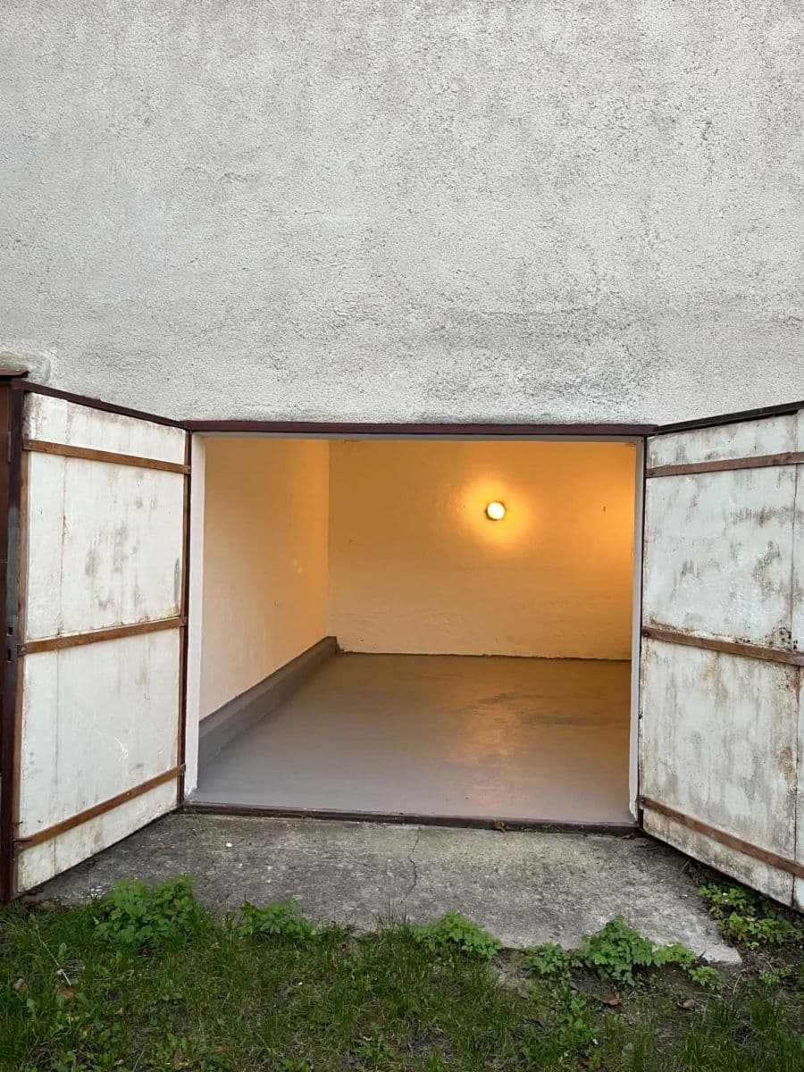 Pronájem garáže 24 m², Pod Horkou, Brno, Jihomoravský kraj Pronájem garáže 24 m², Pod Horkou, Brno, Jihomoravský kraj