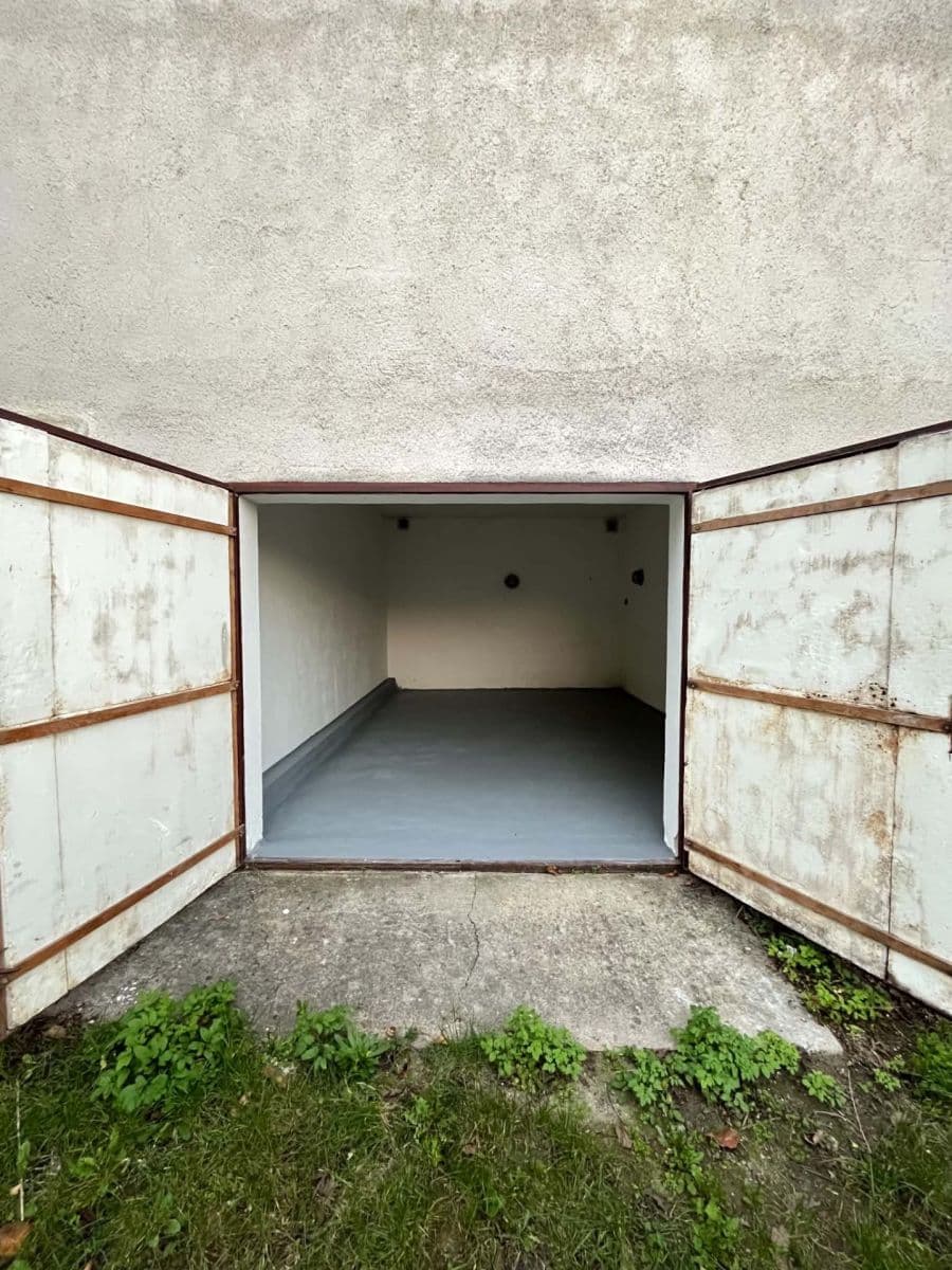 Pronájem garáže 24 m², Pod Horkou, Brno, Jihomoravský kraj Pronájem garáže 24 m², Pod Horkou, Brno, Jihomoravský kraj
