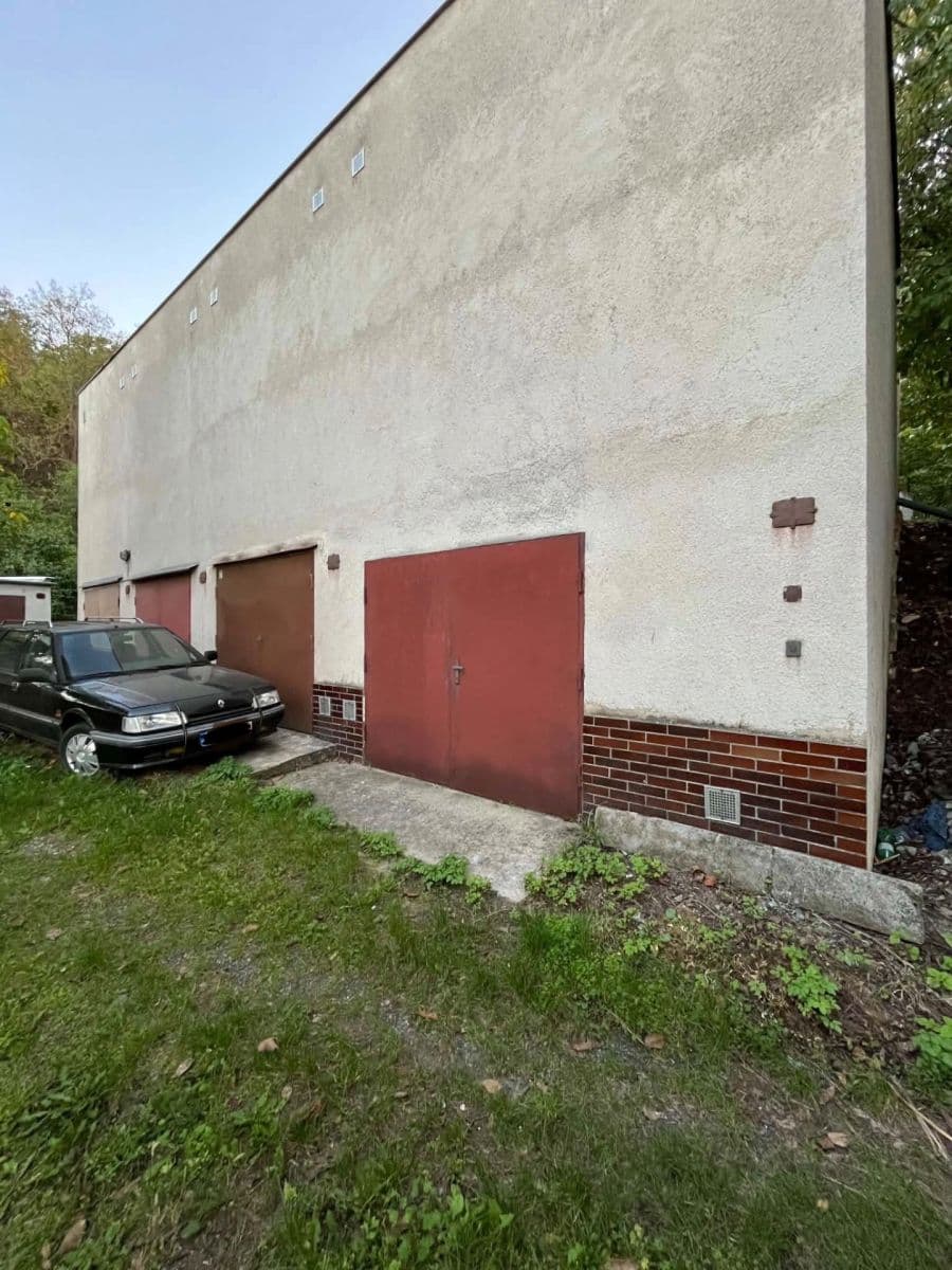 Pronájem garáže 24 m², Pod Horkou, Brno, Jihomoravský kraj Pronájem garáže 24 m², Pod Horkou, Brno, Jihomoravský kraj