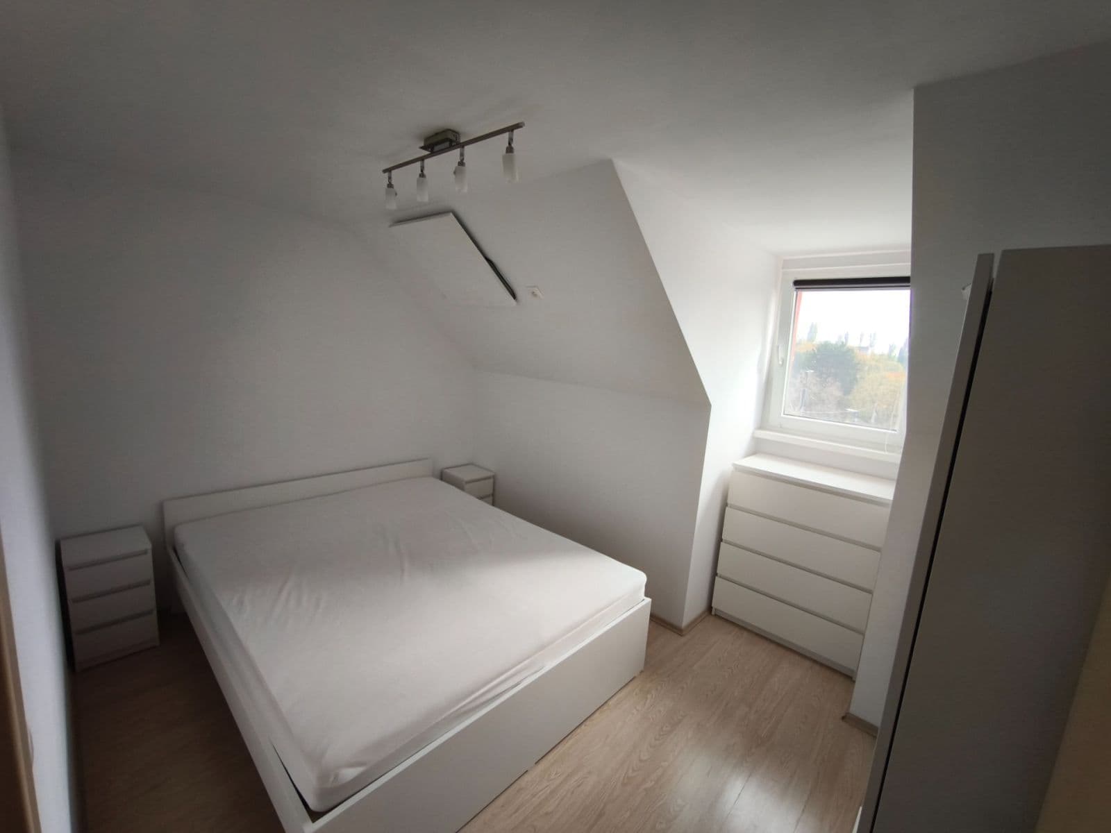 Pronájem bytu 2+1 46 m², Račianska, Nové Mesto, Bratislavský kraj Pronájem bytu 2+1 46 m², Račianska, Nové Mesto, Bratislavský kraj