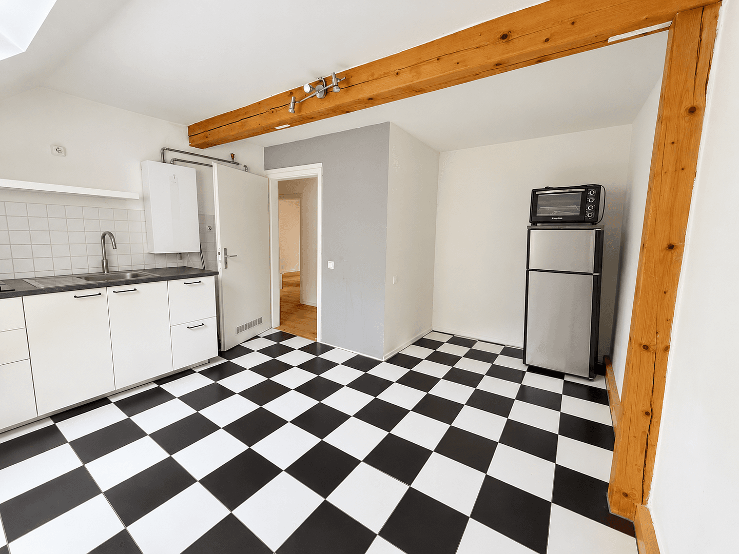 Pronájem bytu 3+1 83 m², Bergheimer Str. 84, Heidelberg, Bádensko-Württembersko Pronájem bytu 3+1 83 m², Bergheimer Str. 84, Heidelberg, Bádensko-Württembersko