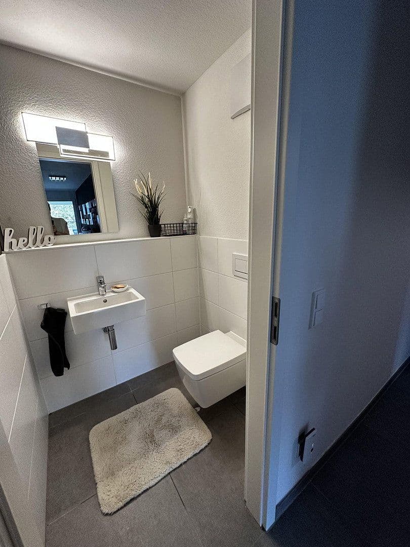 Pronájem bytu 4+1 101 m², Winnenden, Bádensko-Württembersko Pronájem bytu 4+1 101 m², Winnenden, Bádensko-Württembersko