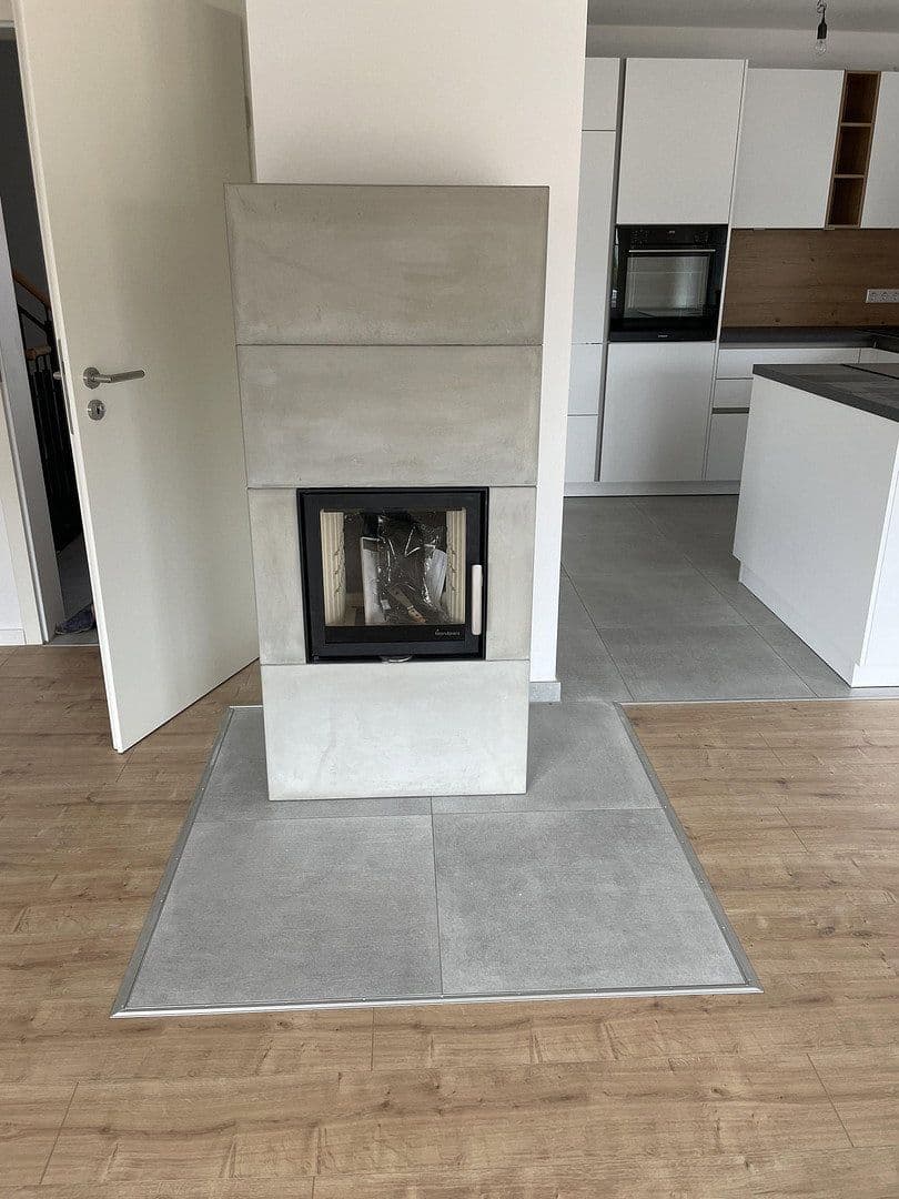 Pronájem domu 134 m², pozemek 361 m², Langfeldstraße 11a, Neunkirchen am Brand, Bavorsko Pronájem domu 134 m², pozemek 361 m², Langfeldstraße 11a, Neunkirchen am Brand, Bavorsko