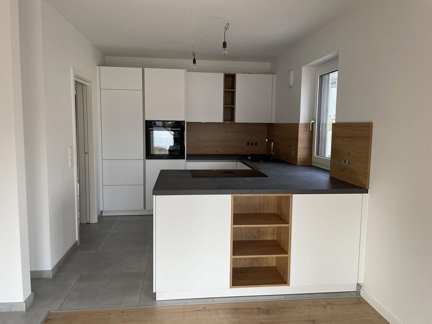 Pronájem domu 134 m², pozemek 361 m², Langfeldstraße 11a, Neunkirchen am Brand, Bavorsko Pronájem domu 134 m², pozemek 361 m², Langfeldstraße 11a, Neunkirchen am Brand, Bavorsko