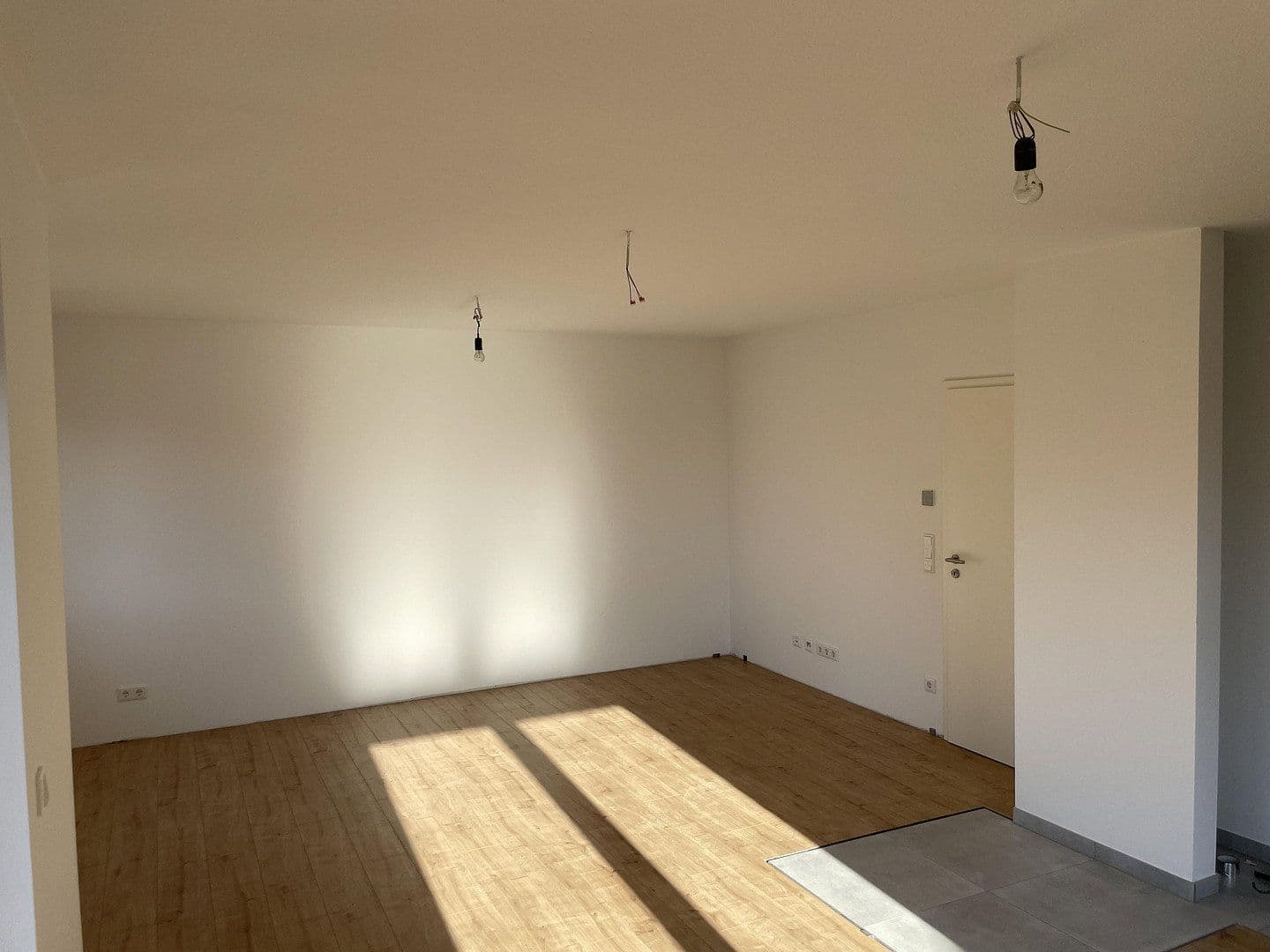 Pronájem domu 134 m², pozemek 361 m², Langfeldstraße 11a, Neunkirchen am Brand, Bavorsko Pronájem domu 134 m², pozemek 361 m², Langfeldstraße 11a, Neunkirchen am Brand, Bavorsko