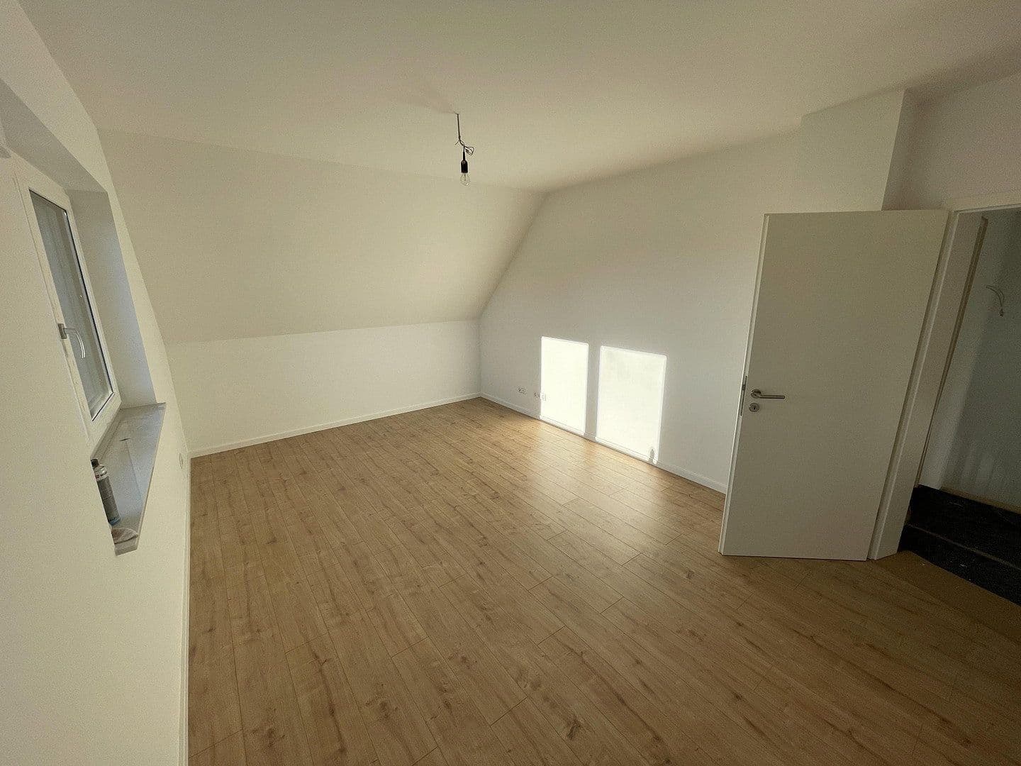 Pronájem domu 134 m², pozemek 361 m², Langfeldstraße 11a, Neunkirchen am Brand, Bavorsko Pronájem domu 134 m², pozemek 361 m², Langfeldstraße 11a, Neunkirchen am Brand, Bavorsko