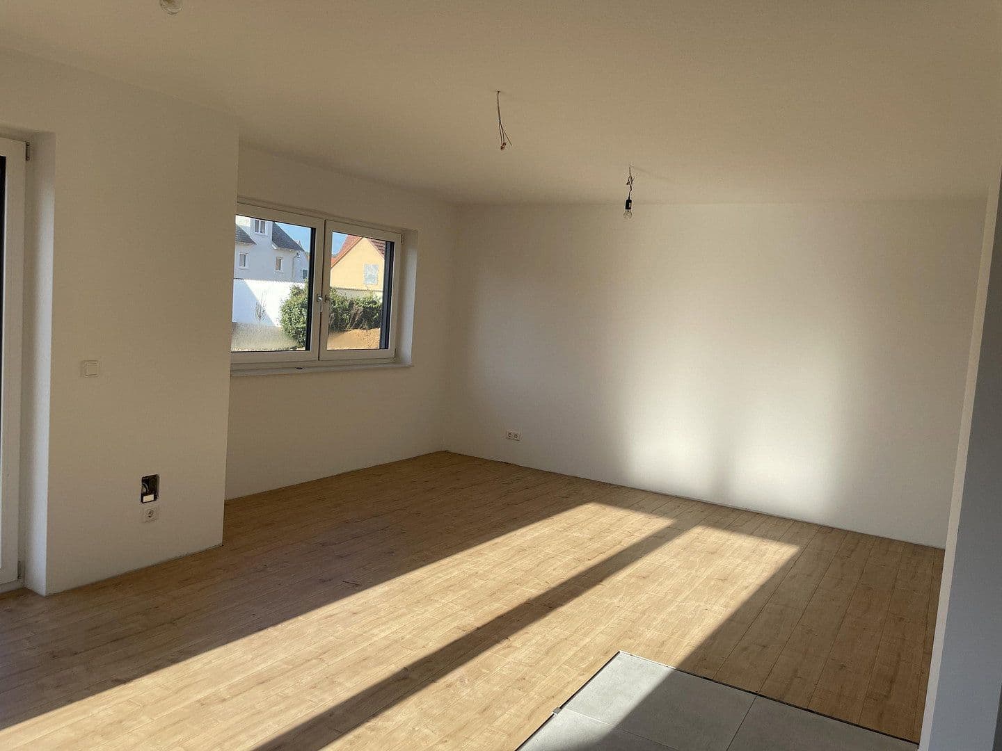 Pronájem domu 134 m², pozemek 361 m², Langfeldstraße 11a, Neunkirchen am Brand, Bavorsko Pronájem domu 134 m², pozemek 361 m², Langfeldstraße 11a, Neunkirchen am Brand, Bavorsko