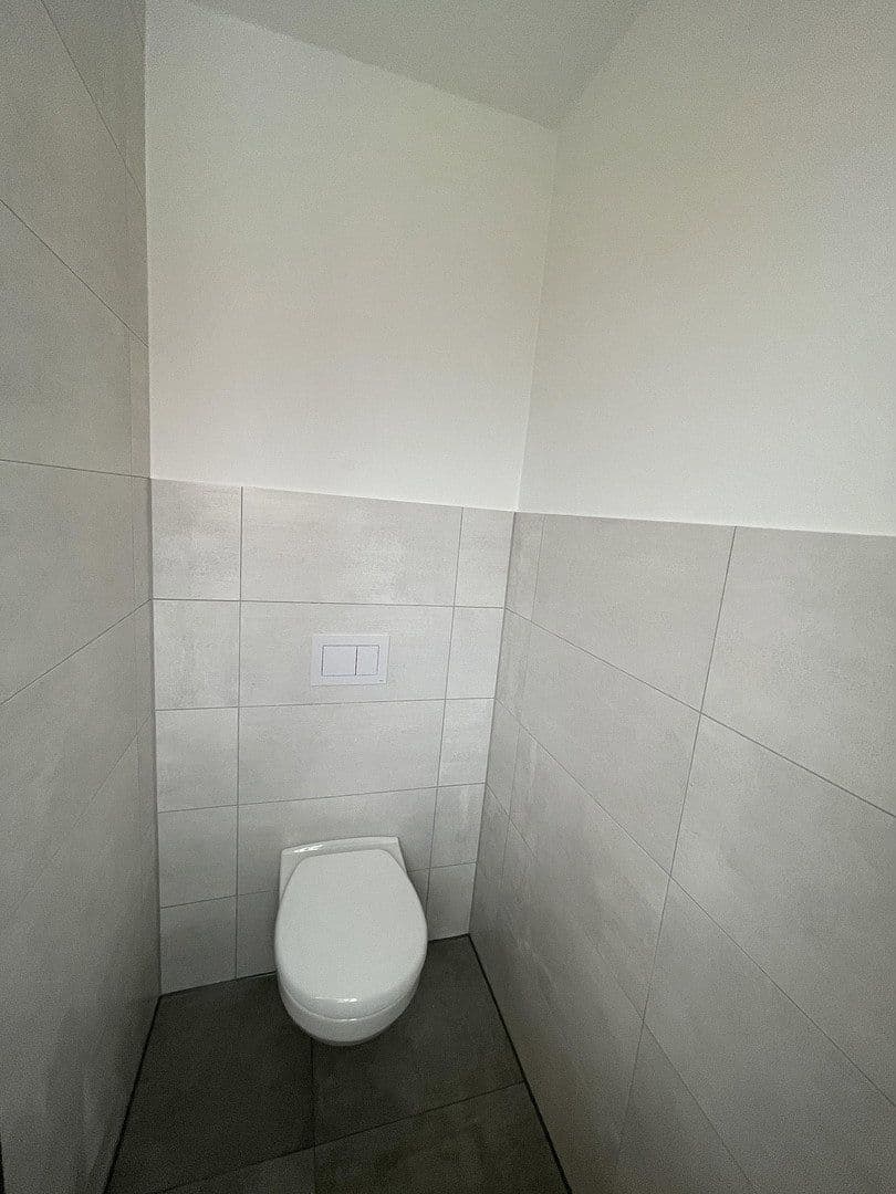 Pronájem domu 134 m², pozemek 361 m², Langfeldstraße 11a, Neunkirchen am Brand, Bavorsko Pronájem domu 134 m², pozemek 361 m², Langfeldstraße 11a, Neunkirchen am Brand, Bavorsko