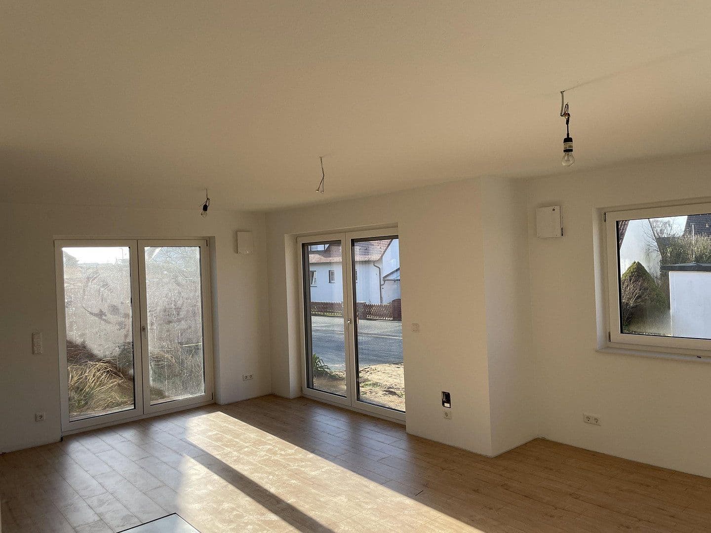 Pronájem domu 134 m², pozemek 361 m², Langfeldstraße 11a, Neunkirchen am Brand, Bavorsko Pronájem domu 134 m², pozemek 361 m², Langfeldstraße 11a, Neunkirchen am Brand, Bavorsko