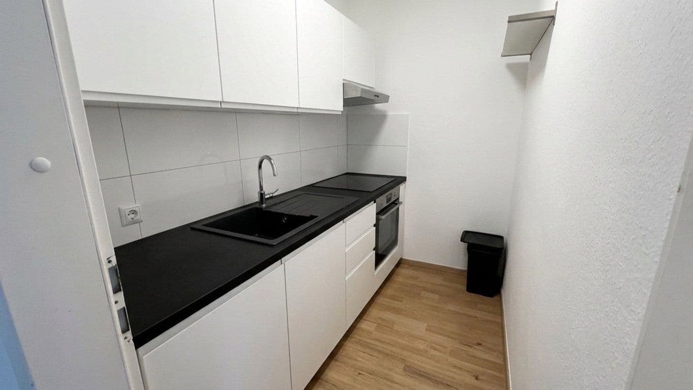 Pronájem bytu 1+1 32 m², Collinistraße 5, Mannheim, Bádensko-Württembersko Pronájem bytu 1+1 32 m², Collinistraße 5, Mannheim, Bádensko-Württembersko