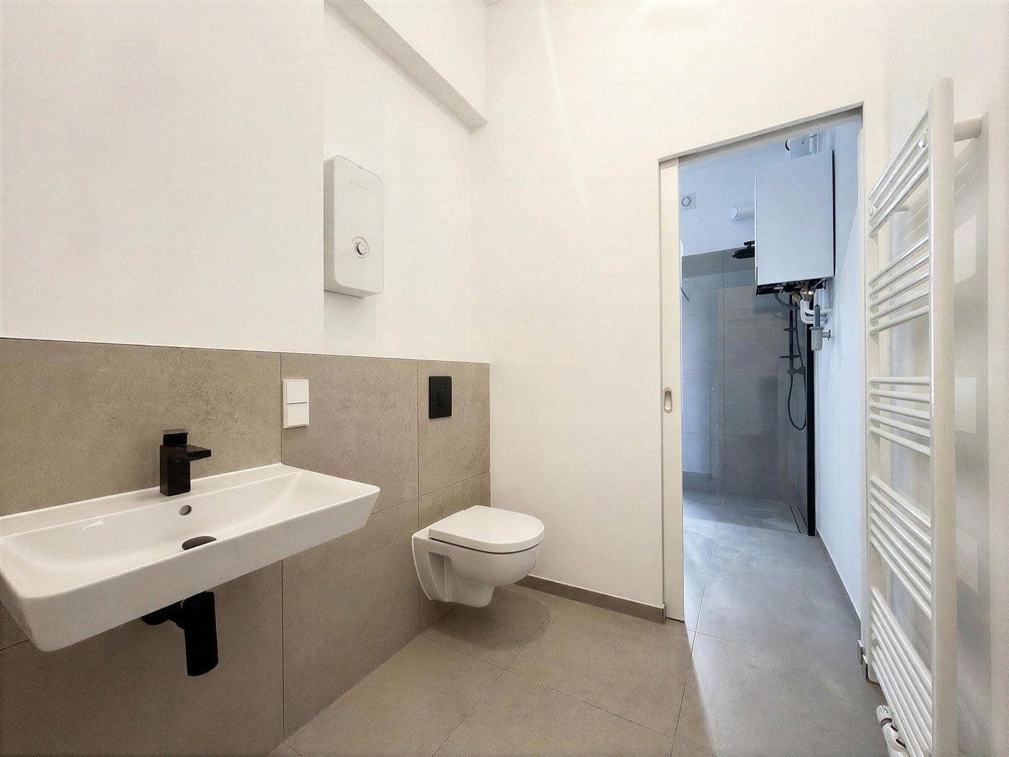 Prodej bytu 4+1 138 m², Rönnestraße 4, Berlin, Berlín Prodej bytu 4+1 138 m², Rönnestraße 4, Berlin, Berlín