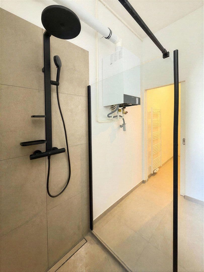 Prodej bytu 4+1 138 m², Rönnestraße 4, Berlin, Berlín Prodej bytu 4+1 138 m², Rönnestraße 4, Berlin, Berlín