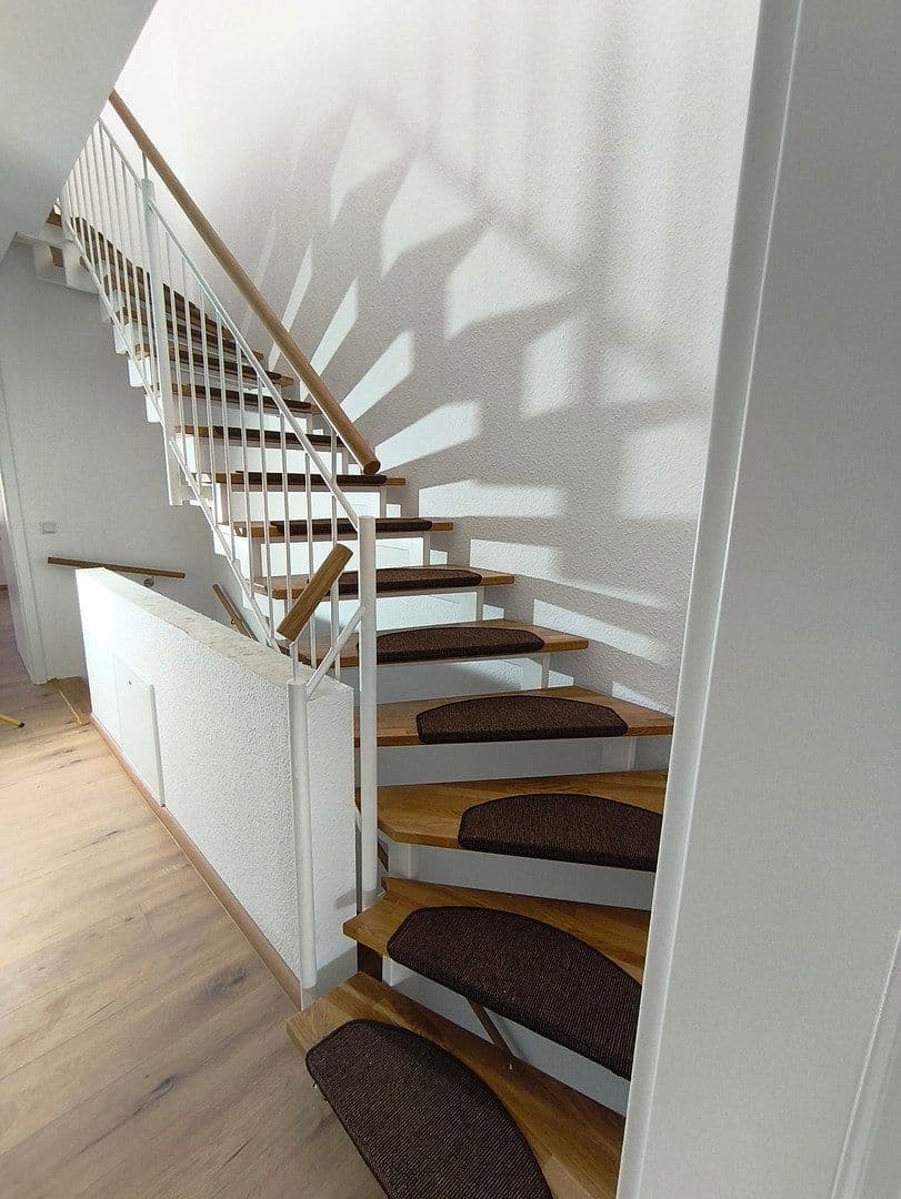 Pronájem domu 128 m², pozemek 180 m², Isernhagen, Dolní Sasko Pronájem domu 128 m², pozemek 180 m², Isernhagen, Dolní Sasko