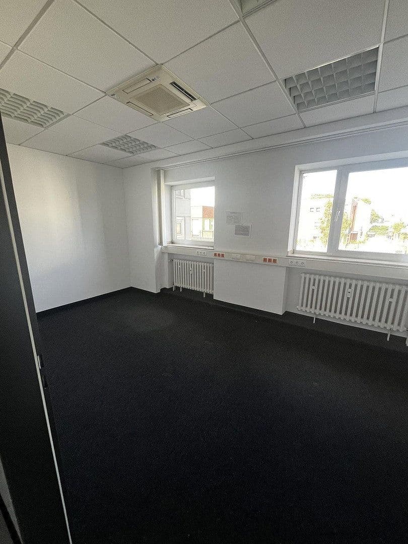 Pronájem kanceláře 105 m², Hauptstr. 15-21, Frechen, Severní Porýní-Vestfálsko Pronájem kanceláře 105 m², Hauptstr. 15-21, Frechen, Severní Porýní-Vestfálsko