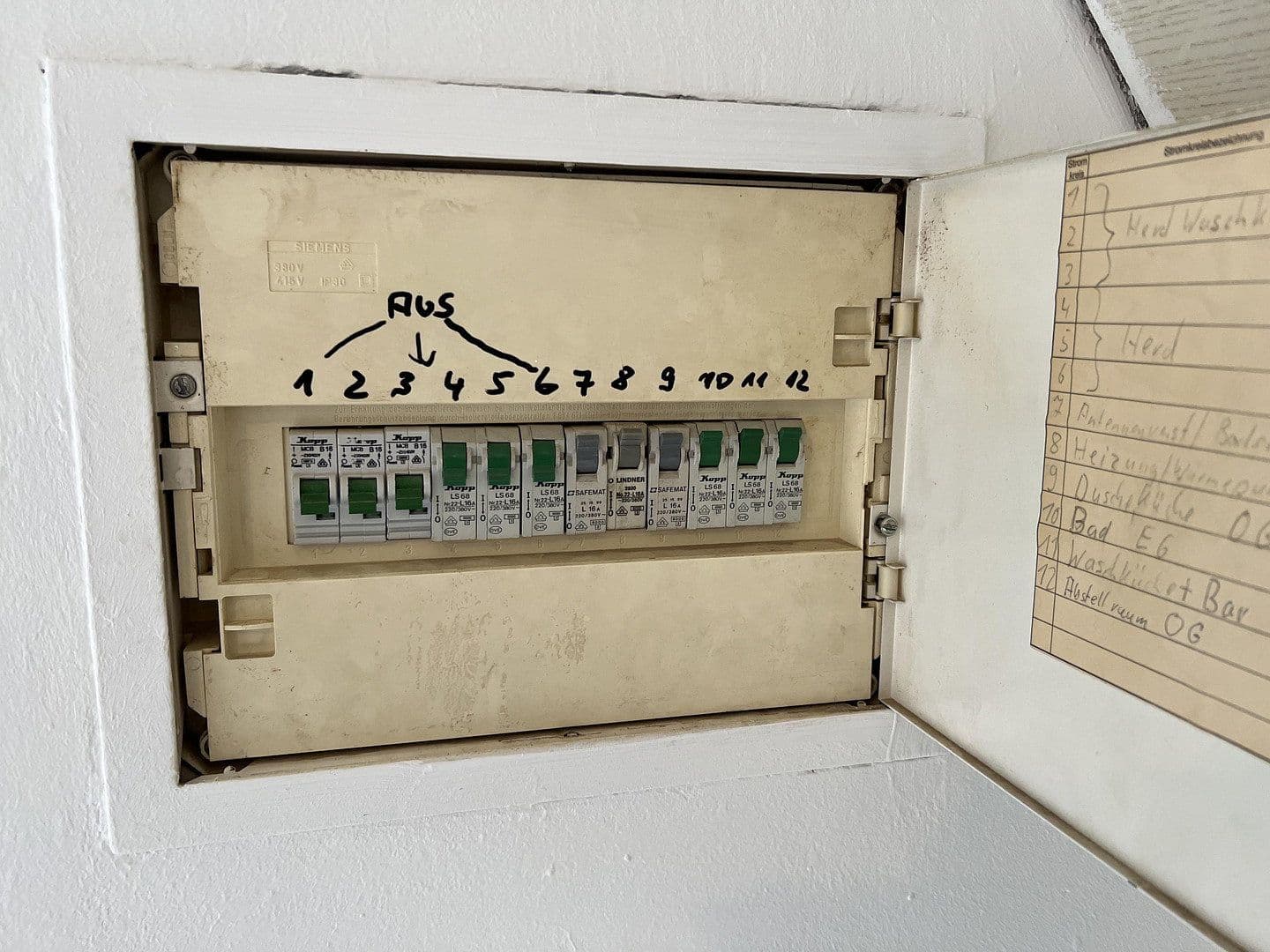 Prodej domu 209 m², pozemek 695 m², Hinter den Höfen 1, Wunstorf, Dolní Sasko Prodej domu 209 m², pozemek 695 m², Hinter den Höfen 1, Wunstorf, Dolní Sasko