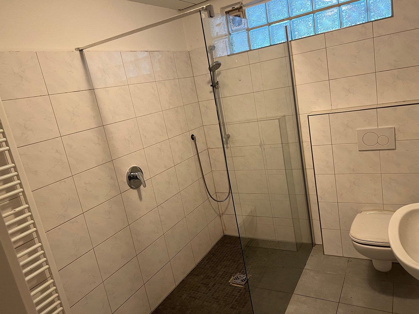 Prodej domu 209 m², pozemek 695 m², Hinter den Höfen 1, Wunstorf, Dolní Sasko Prodej domu 209 m², pozemek 695 m², Hinter den Höfen 1, Wunstorf, Dolní Sasko