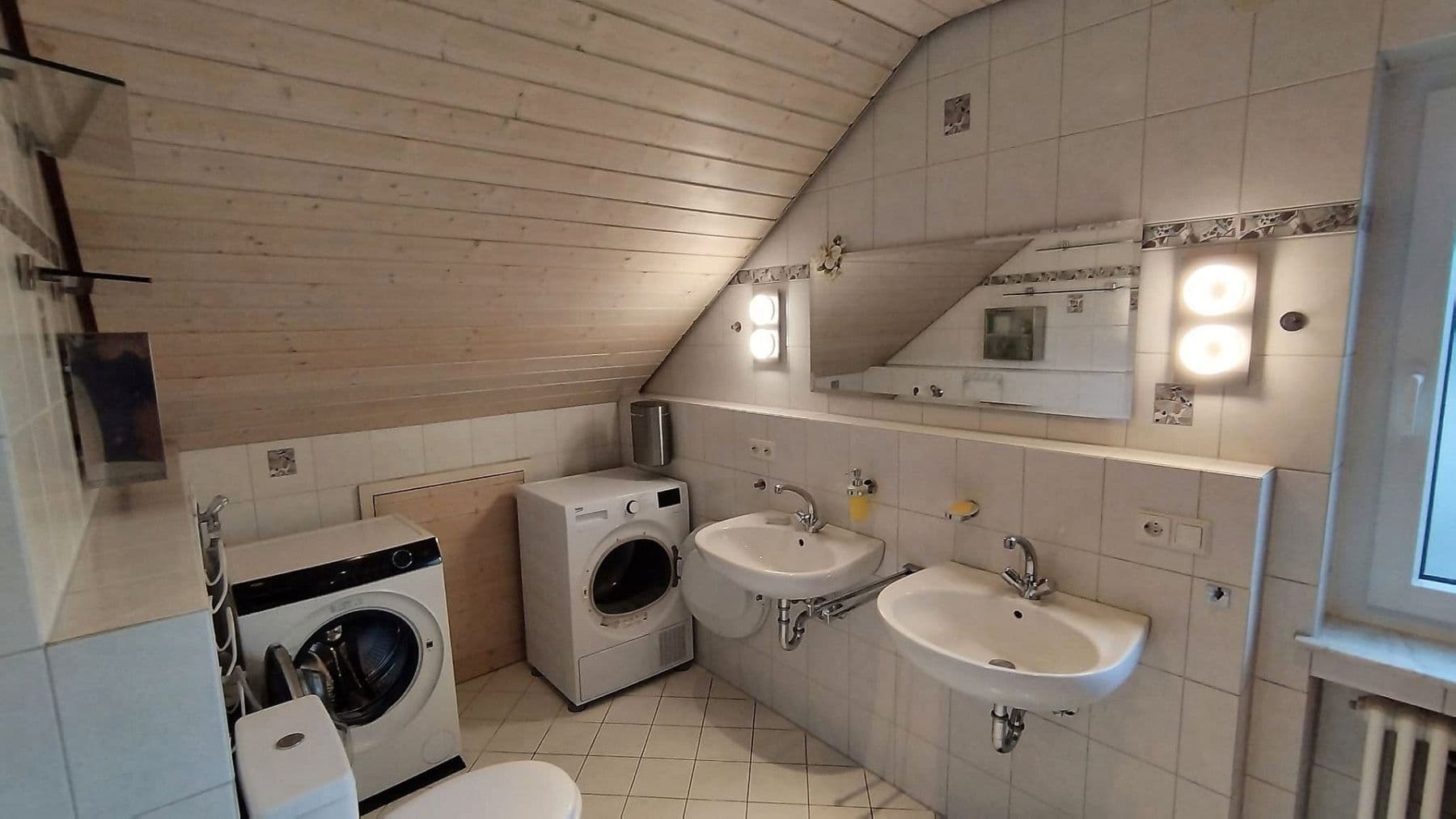 Pronájem bytu 3+kk 110 m², Ammerbuch, Bádensko-Württembersko Pronájem bytu 3+kk 110 m², Ammerbuch, Bádensko-Württembersko