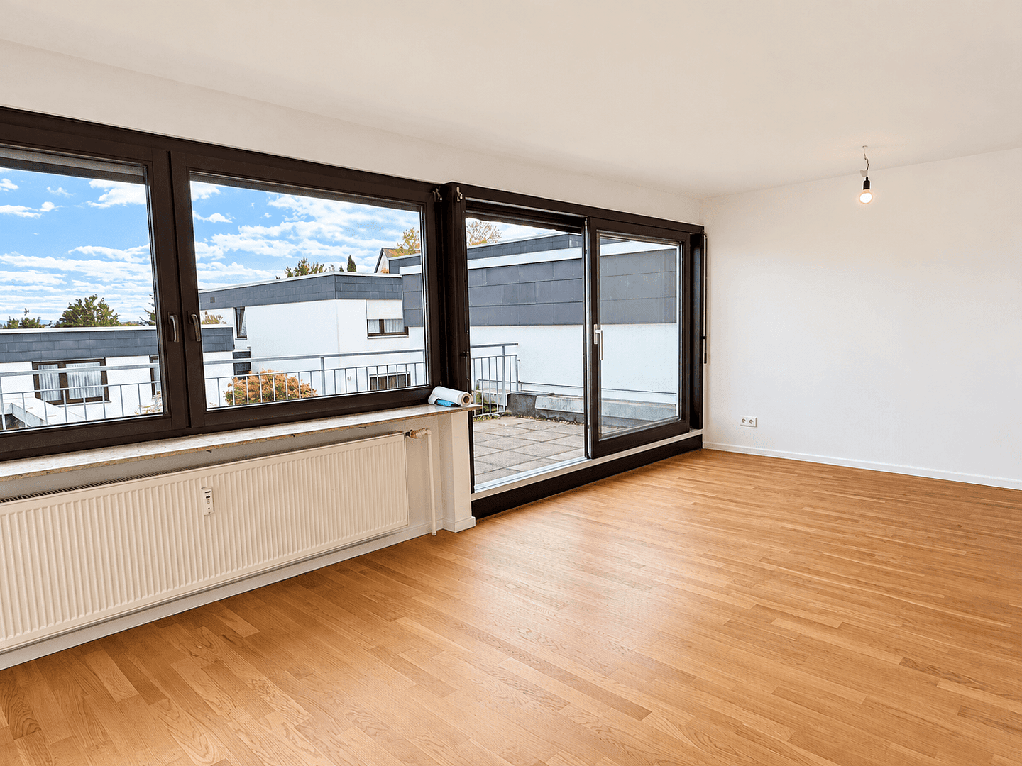 Pronájem bytu 3+1 71 m², Esslingen am Neckar, Bádensko-Württembersko Pronájem bytu 3+1 71 m², Esslingen am Neckar, Bádensko-Württembersko