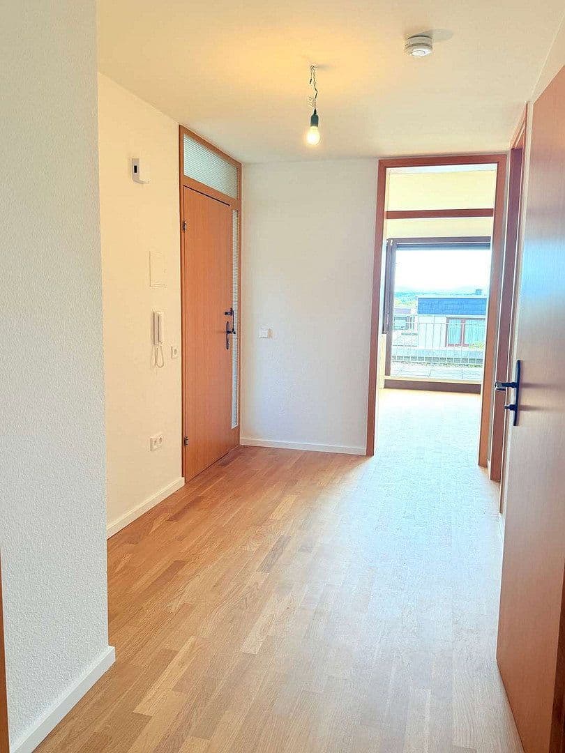 Pronájem bytu 3+1 71 m², Esslingen am Neckar, Bádensko-Württembersko Pronájem bytu 3+1 71 m², Esslingen am Neckar, Bádensko-Württembersko