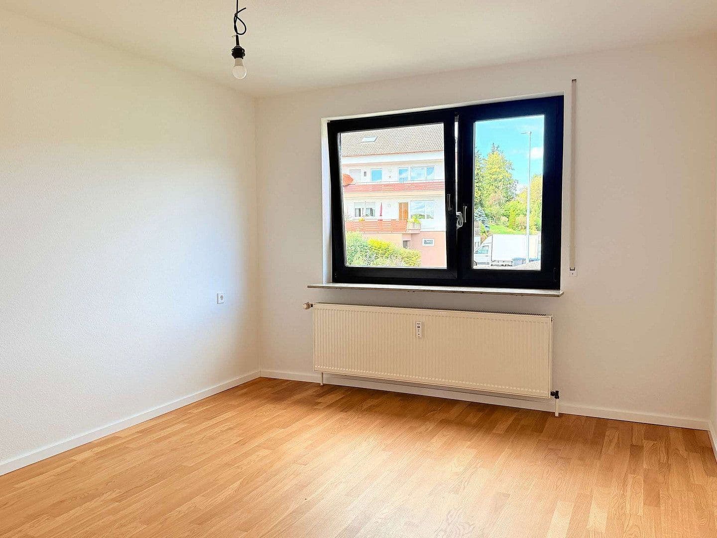 Pronájem bytu 3+1 71 m², Esslingen am Neckar, Bádensko-Württembersko Pronájem bytu 3+1 71 m², Esslingen am Neckar, Bádensko-Württembersko