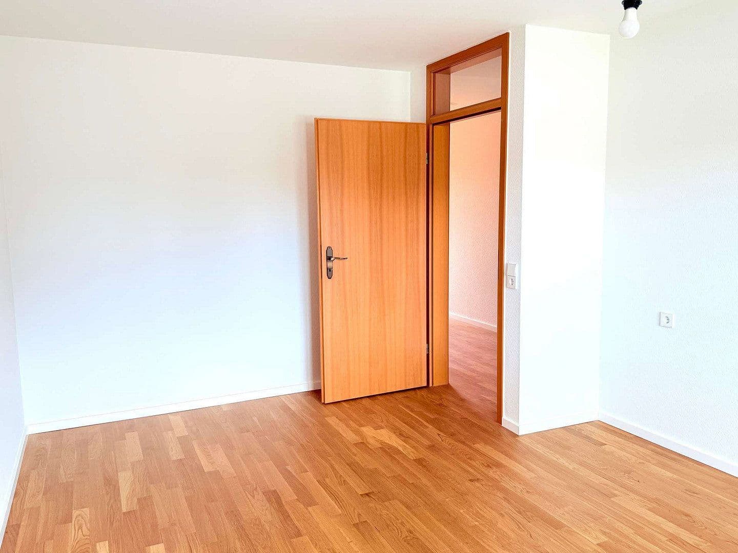 Pronájem bytu 3+1 71 m², Esslingen am Neckar, Bádensko-Württembersko Pronájem bytu 3+1 71 m², Esslingen am Neckar, Bádensko-Württembersko